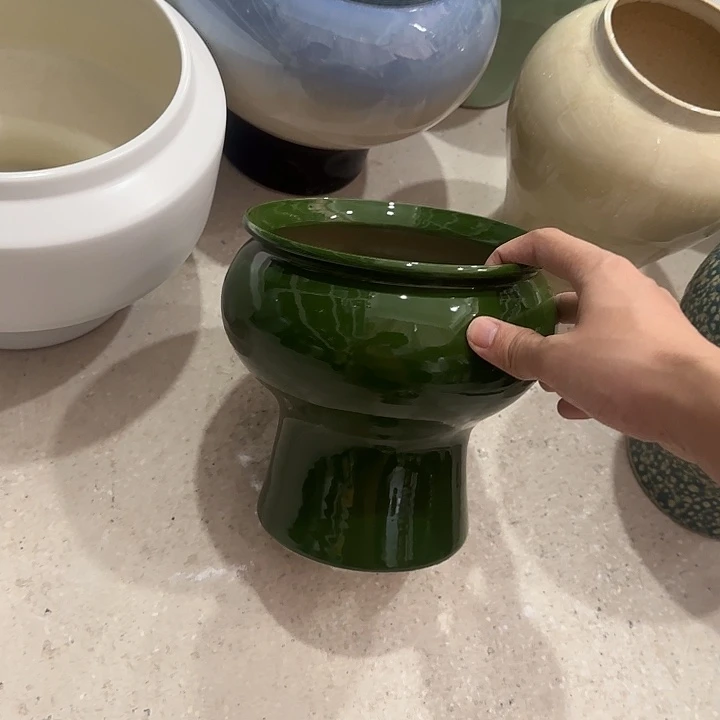 白泥花盆微瑕有孔