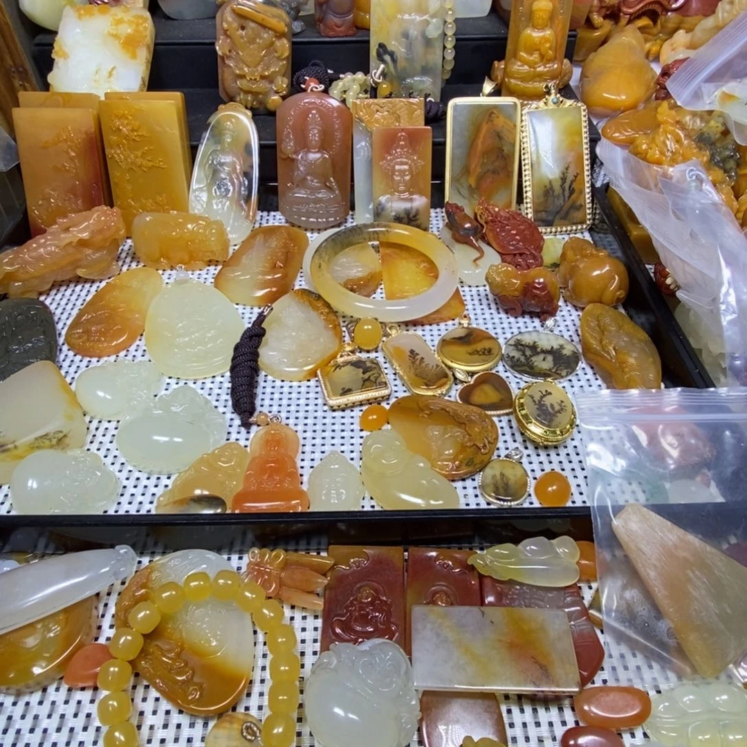 石英质玉（黄龙玉）合金颈饰