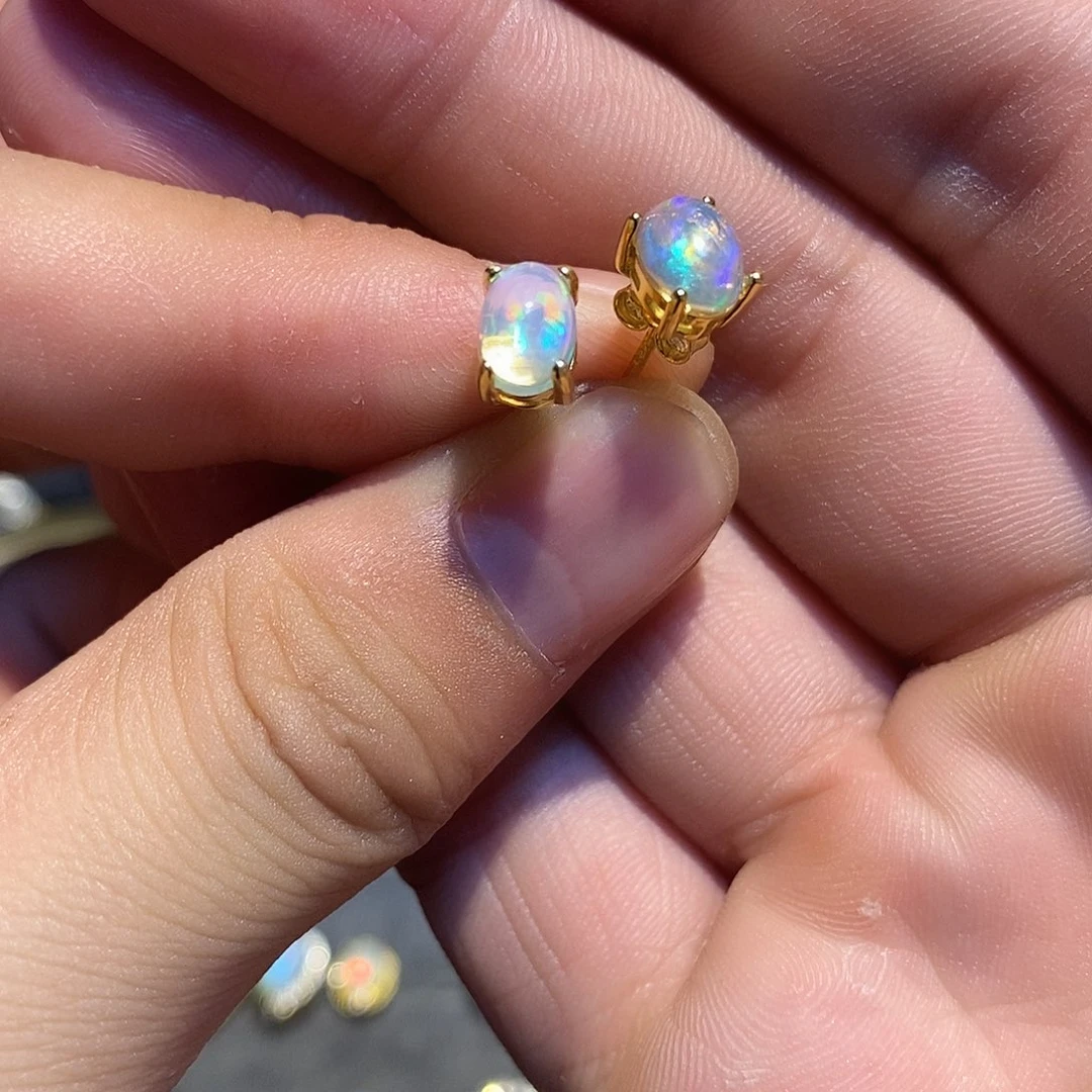 欧泊欧泊耳钉银S925镶嵌?***山