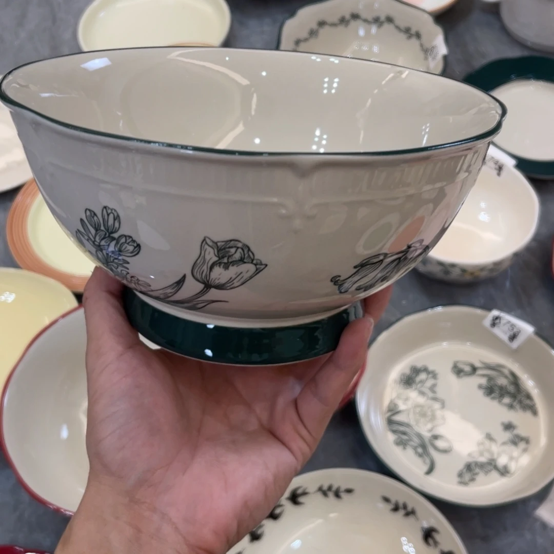 陶瓷微瑕餐具介意勿拍，满18飞！