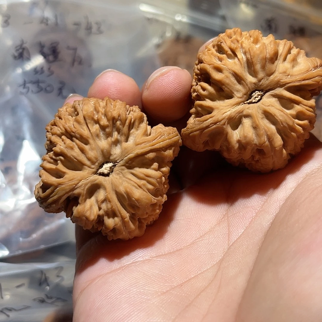 小***️吊坠桃核43南疆石核桃