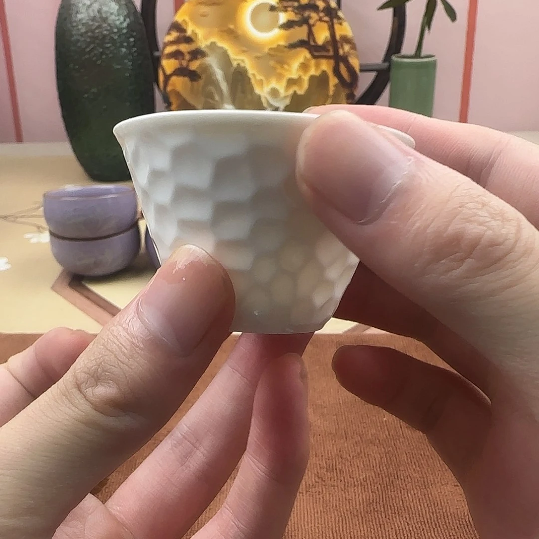 羊脂玉锤纹小斗笠杯