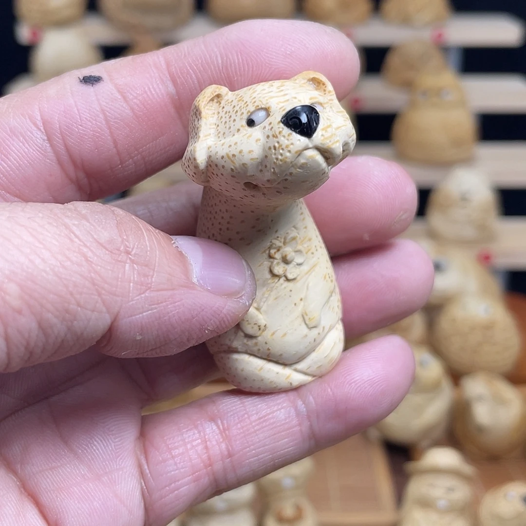 竹竹根雕细狗手把件