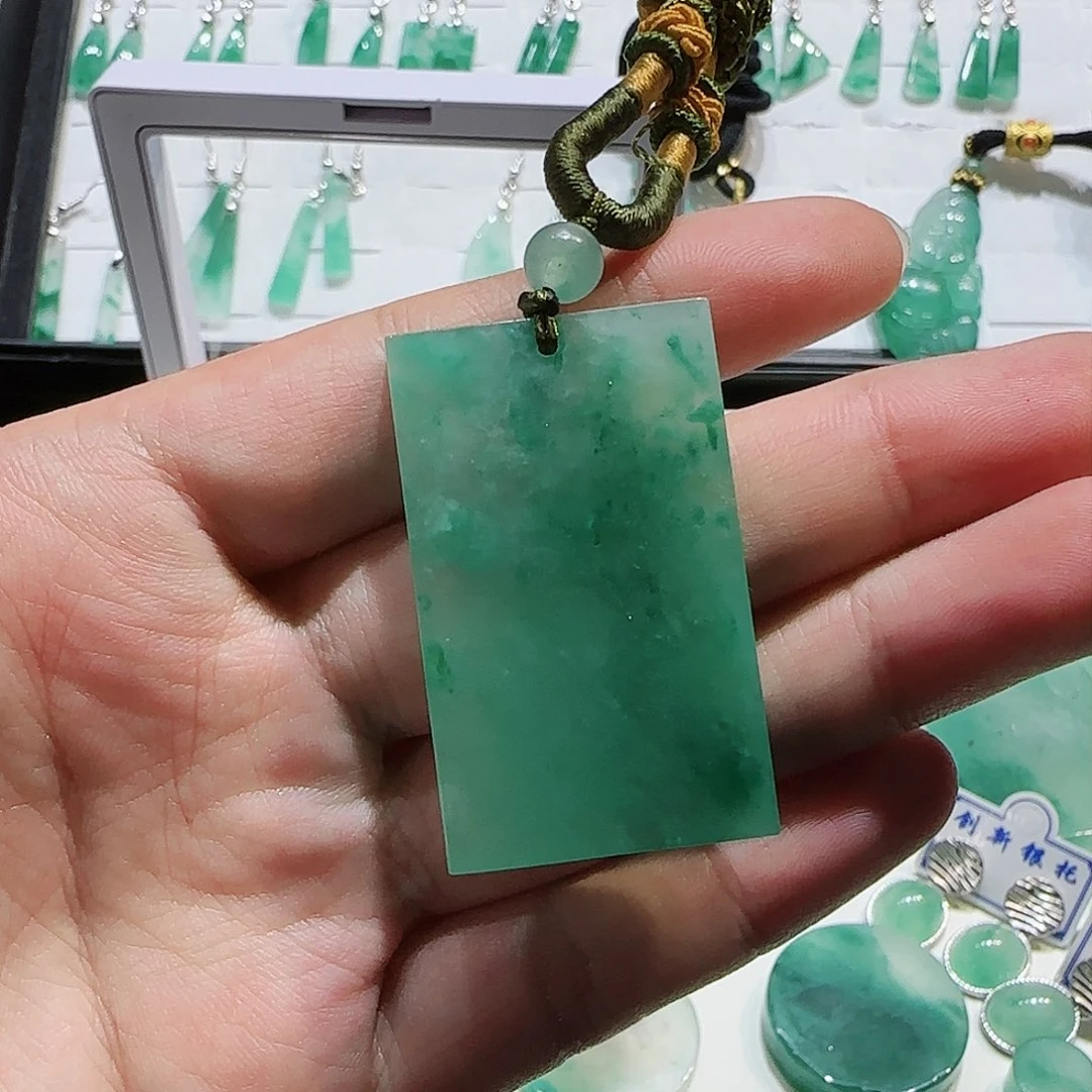 石英质玉颈饰未镶嵌纯**森