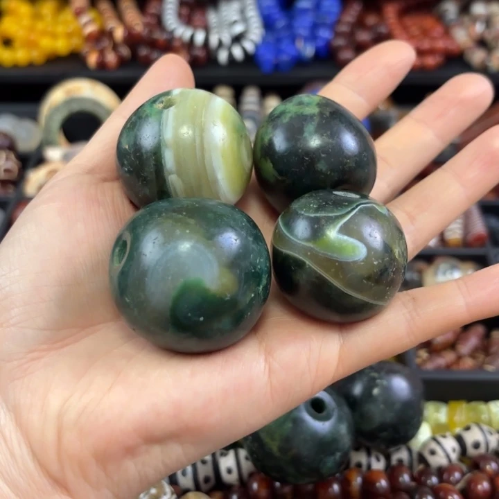 枫****玛瑙/玉髓未镶嵌颈饰