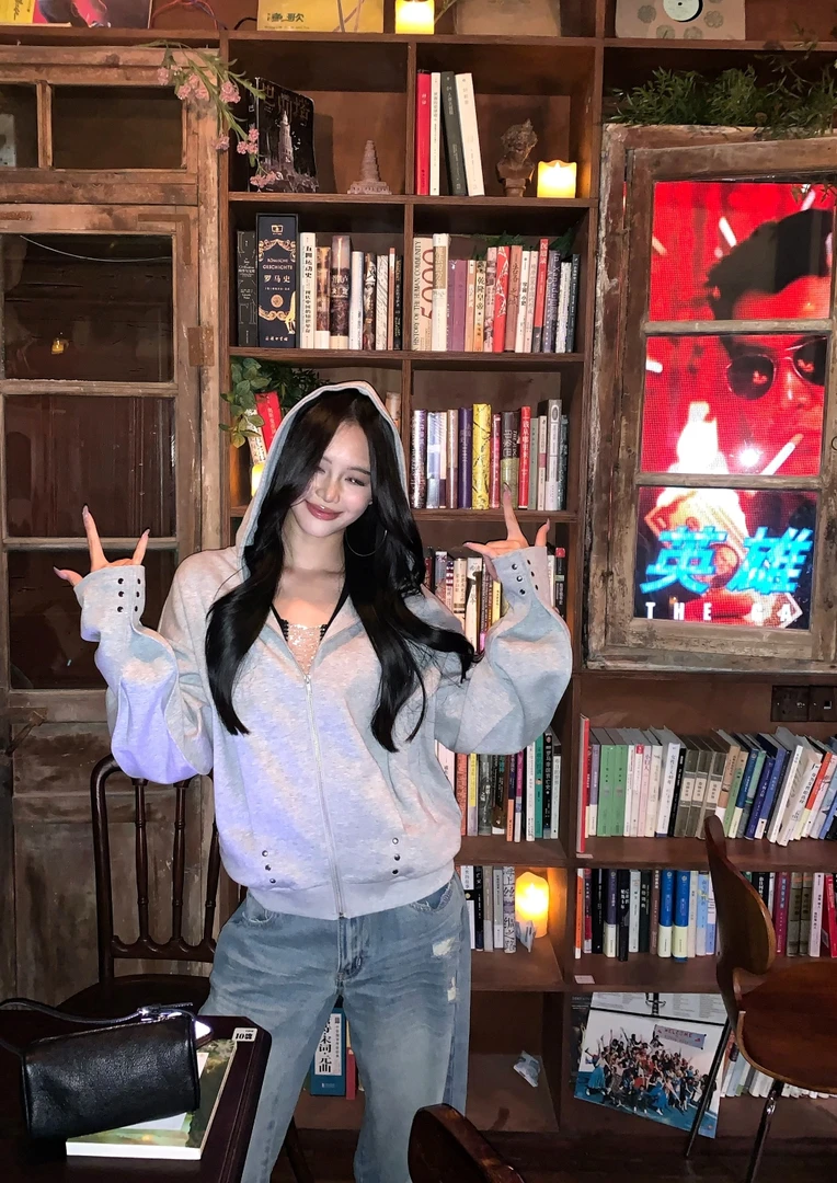 设计感铆钉宽松连帽卫衣外套女早秋季新款美式开衫上衣