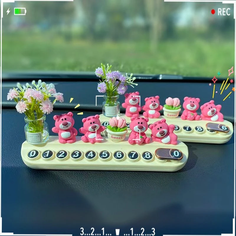 2025新款车载停车号码牌可爱草莓熊汽车挪车电话牌车内饰品摆件女
