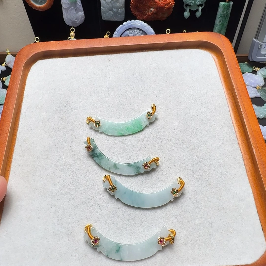 翡翠未镶嵌吊坠(不含链)任选一个