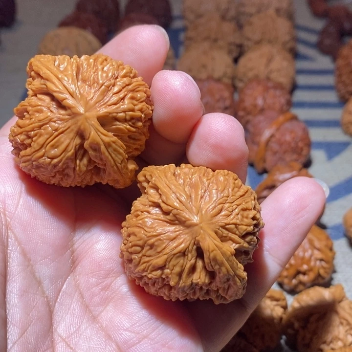 戴***咖文玩核桃把件核桃