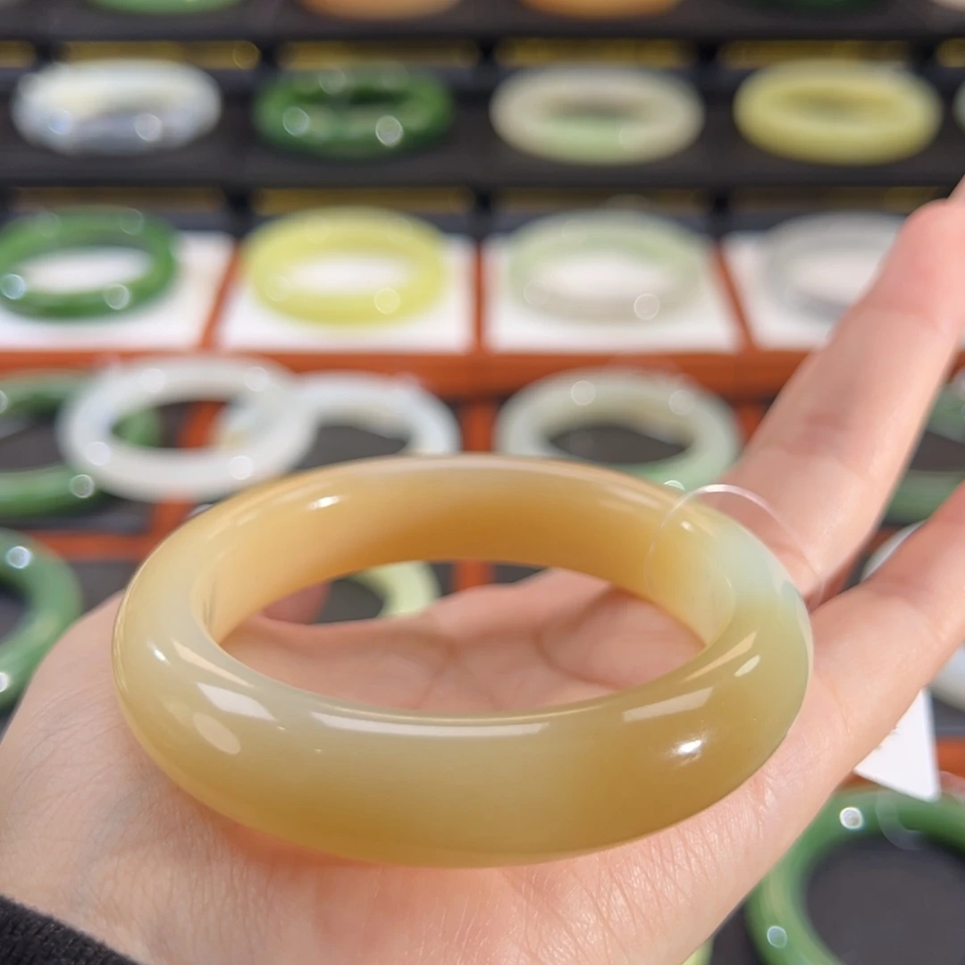 会***猫和田玉（糖玉）未镶嵌手镯