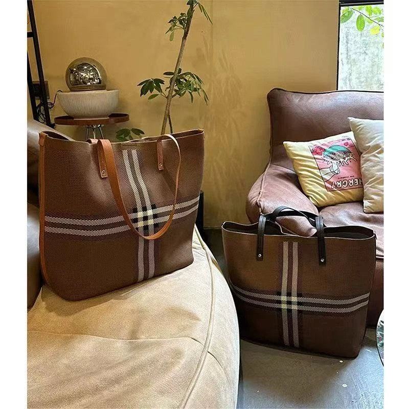 小众格纹托特包2025新款百搭大学生早八通勤单肩包复古撞色手提包