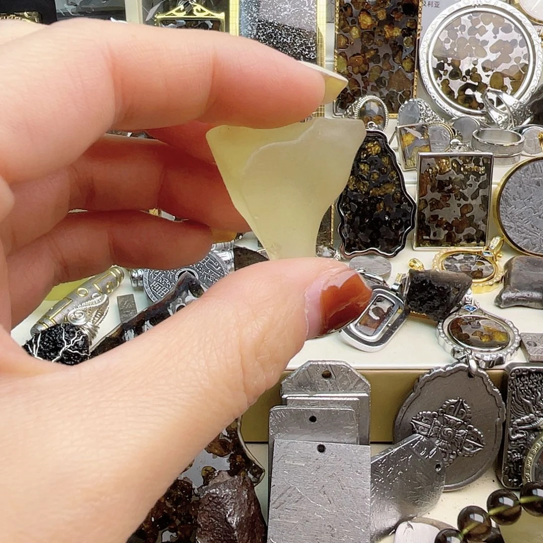 花岗石铁合金利比亚原石