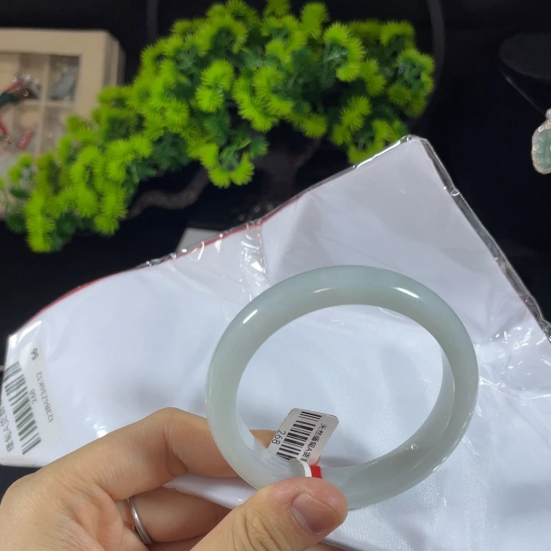 未镶嵌手镯翡翠天然翡翠手镯