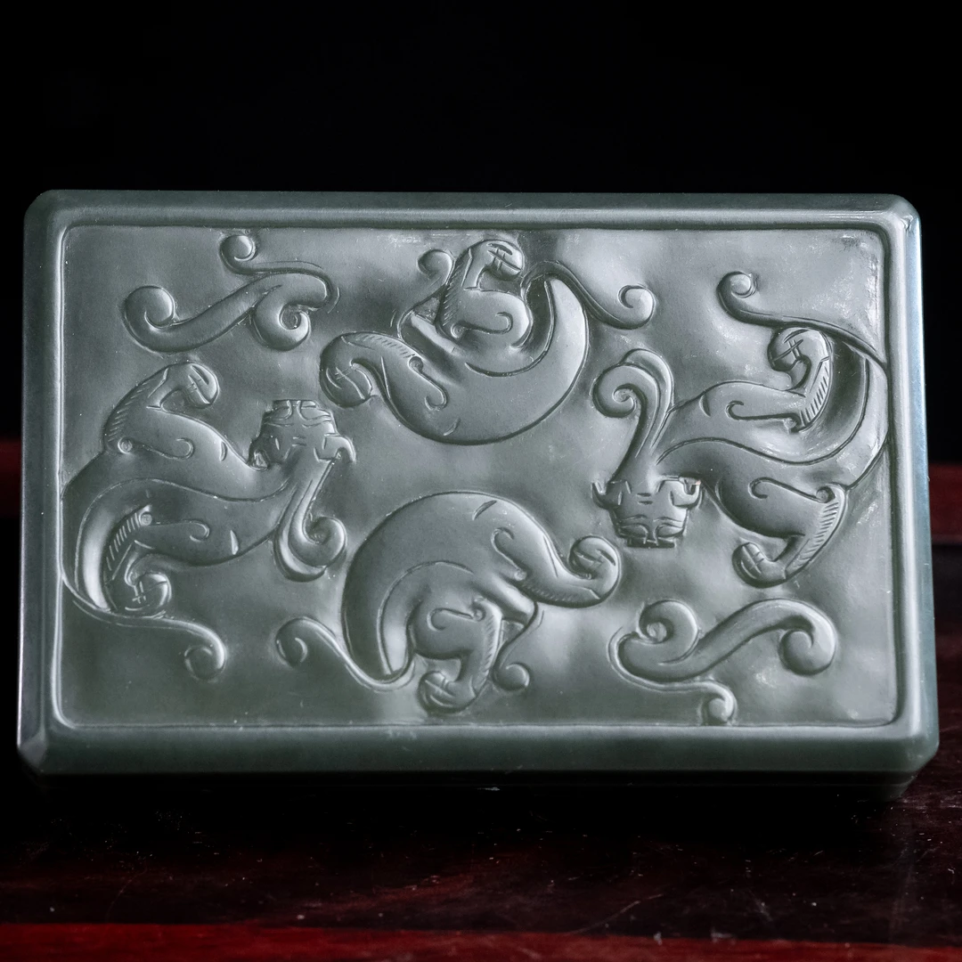 清代和田玉龙纹盖盒-NX