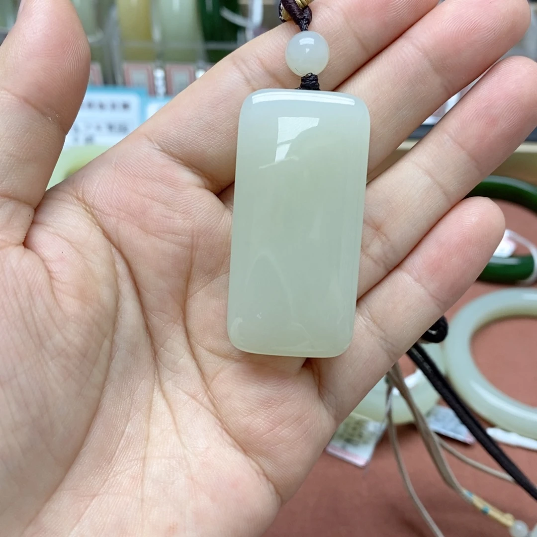 和田玉未镶嵌吊坠(不含链)