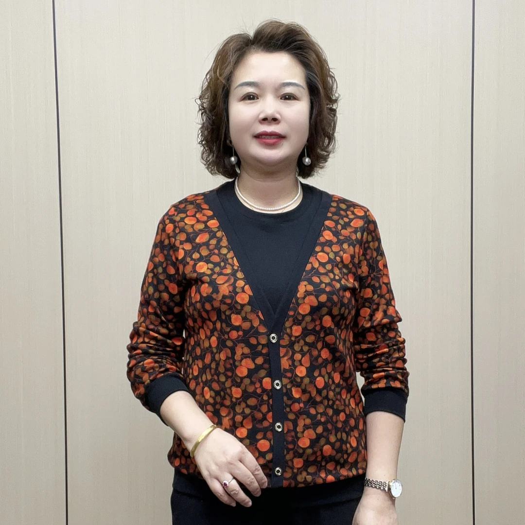 2025秋季时尚减龄宽松显瘦女装洋气中老年长袖休闲气质百搭妈妈装