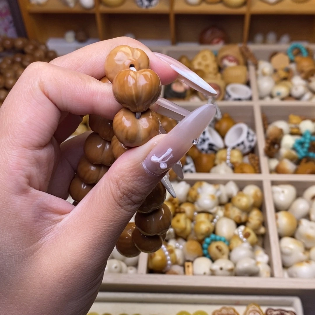 吊坠猴头核桃一颗16加的屁桃