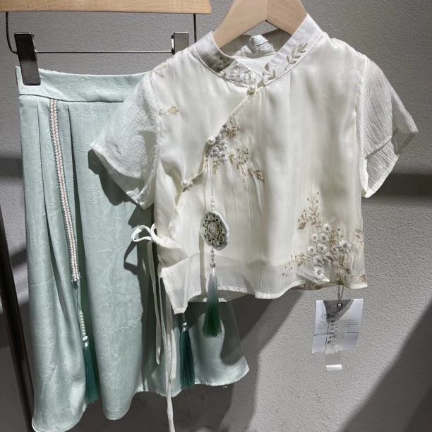 6803童装薄款国风套装