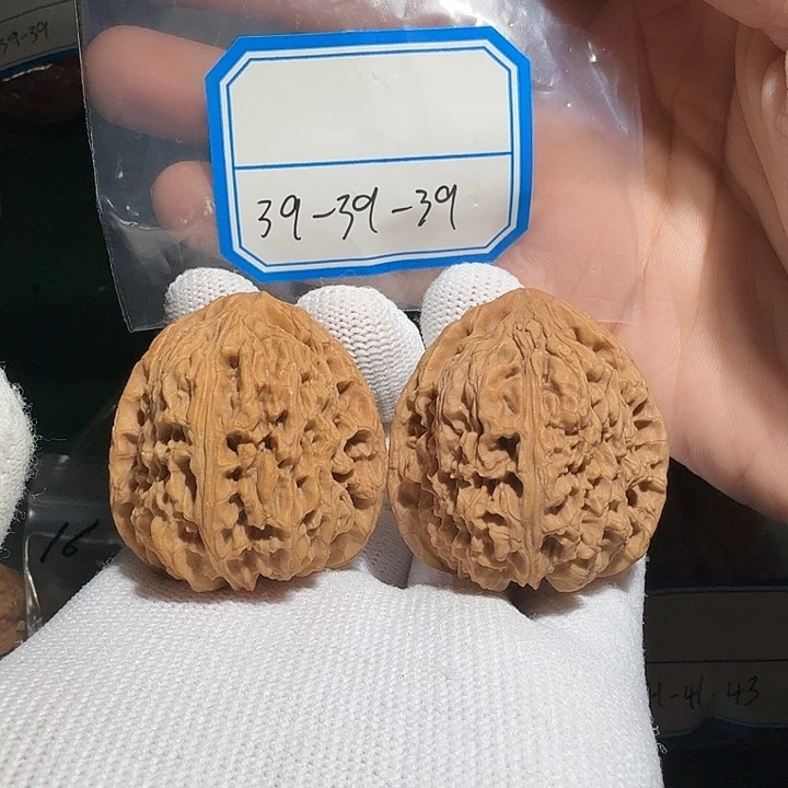 吊坠文玩核桃南疆团子47