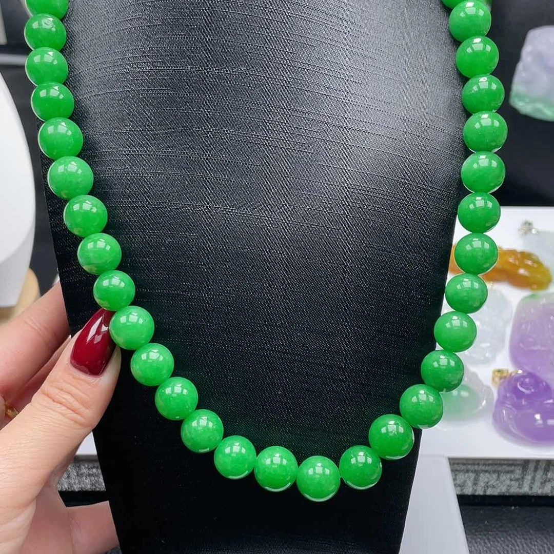 翡翠吊坠(赠链)未镶嵌