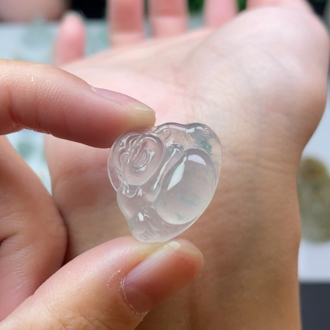 翡翠未镶嵌颈饰一刀切佛公