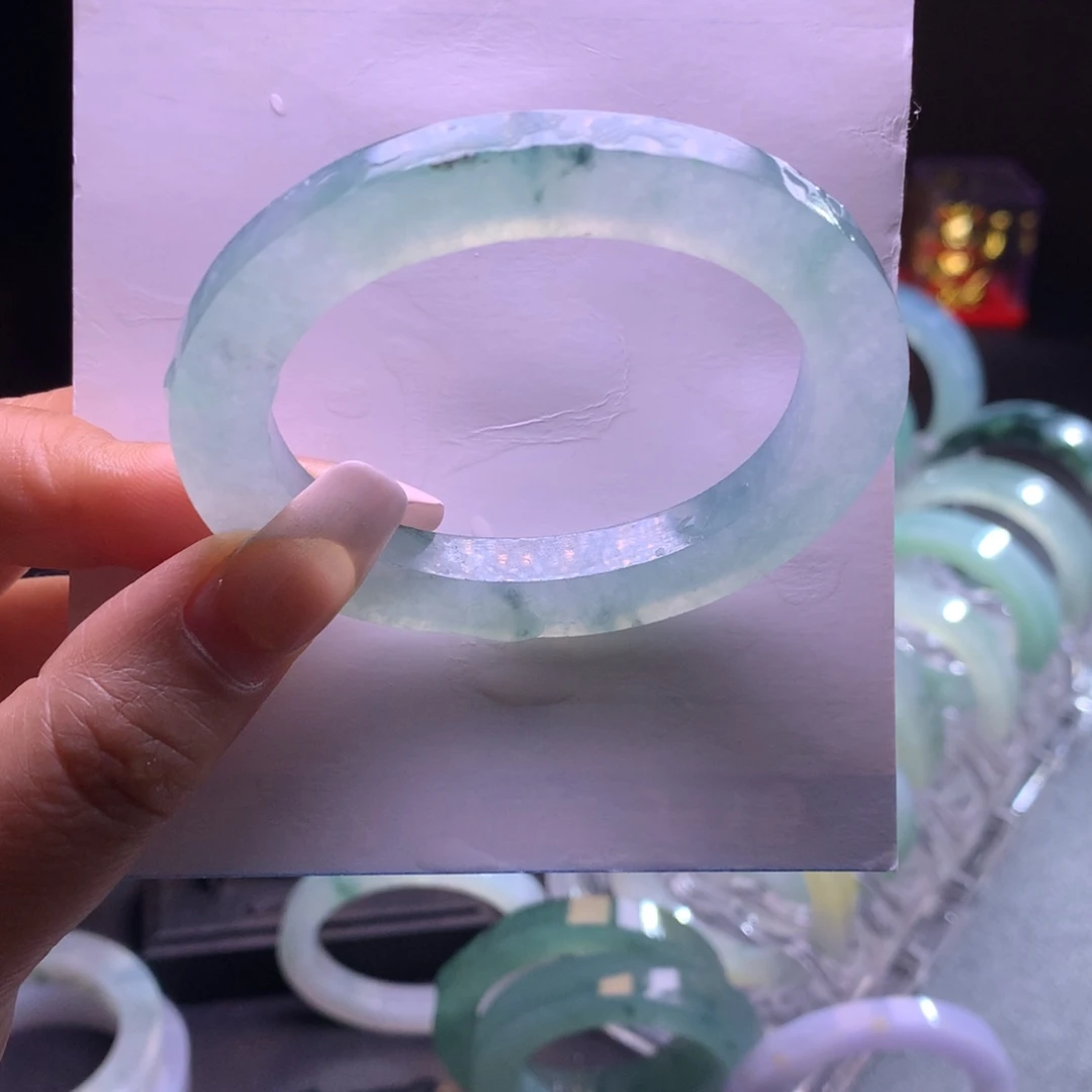 定制翡翠未镶嵌手镯