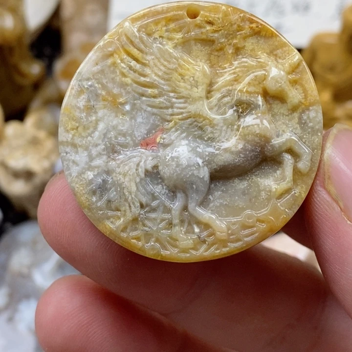 颈饰未镶嵌硅化珊瑚（珊瑚玉）小