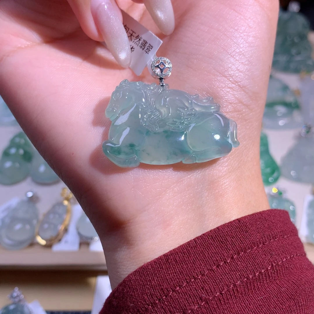 翡翠吊坠(不含链)18K金镶嵌