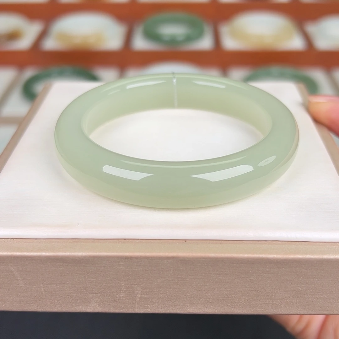 和田玉未镶嵌手镯和田玉葡萄肉手镯