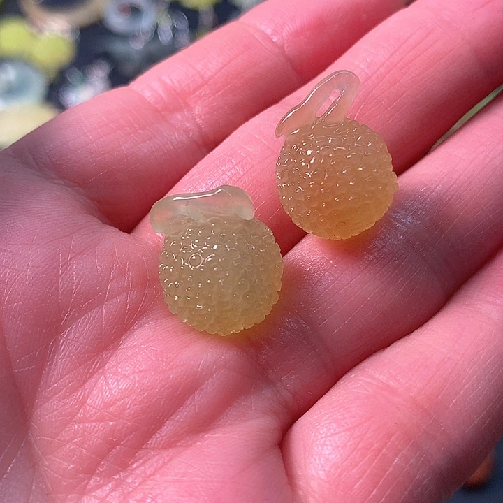 蛇纹石玉耳环未镶嵌黎*珊