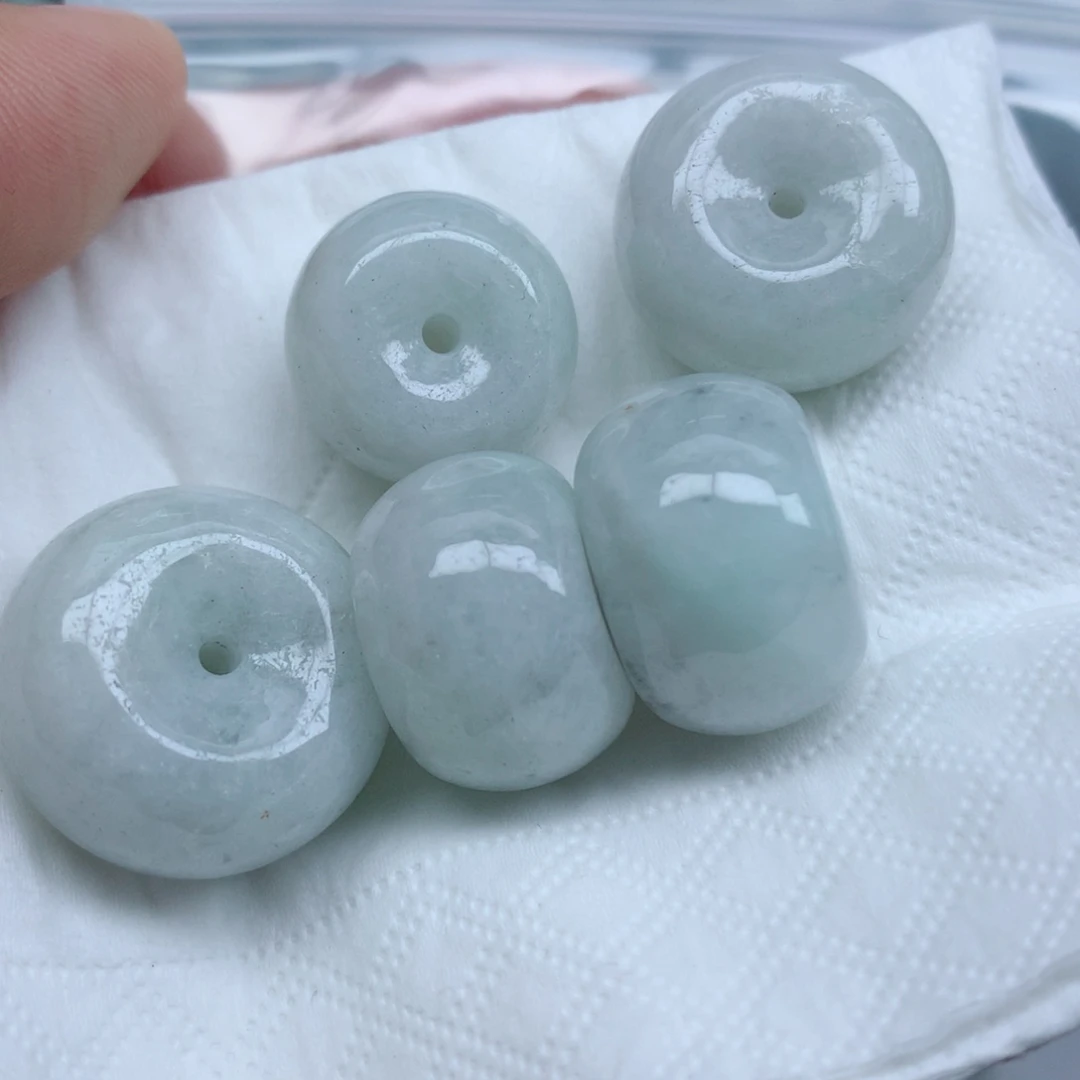 翡翠未镶嵌颈饰吊坠