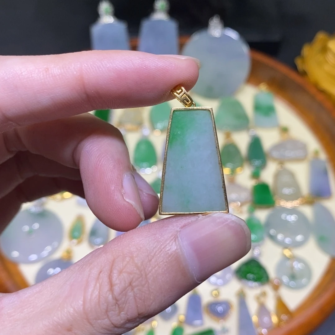 翡翠18K金镶嵌吊坠(不含链)