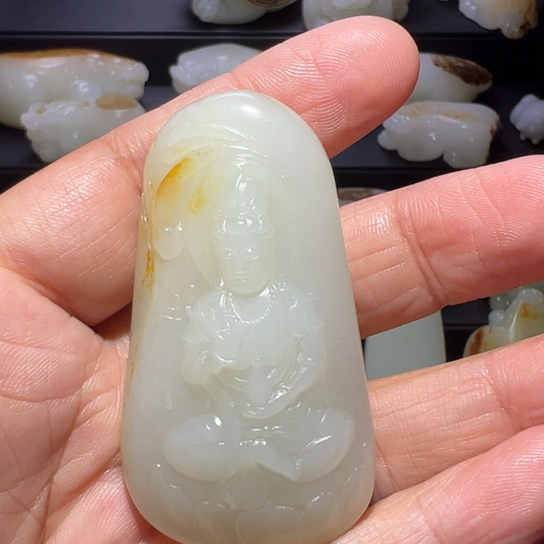 如***水和田玉未镶嵌颈饰
