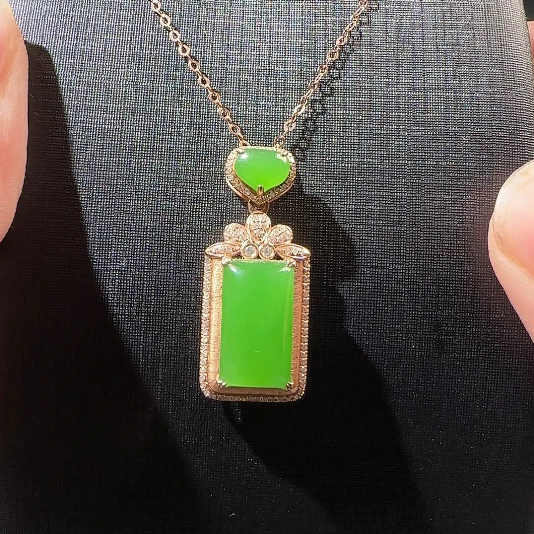 和田玉（碧玉）18K金镶嵌颈饰