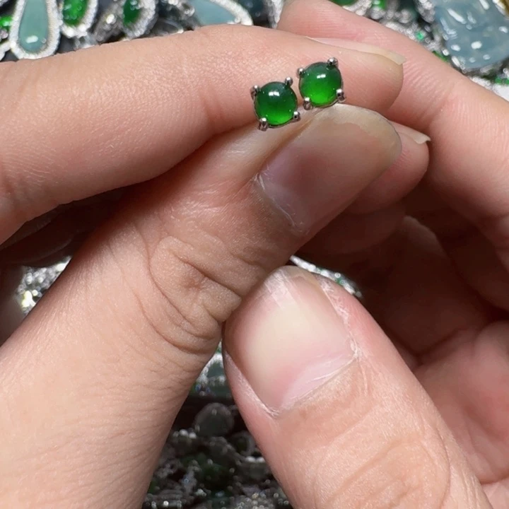 翡翠未镶嵌颈饰天然A货翡翠放漏