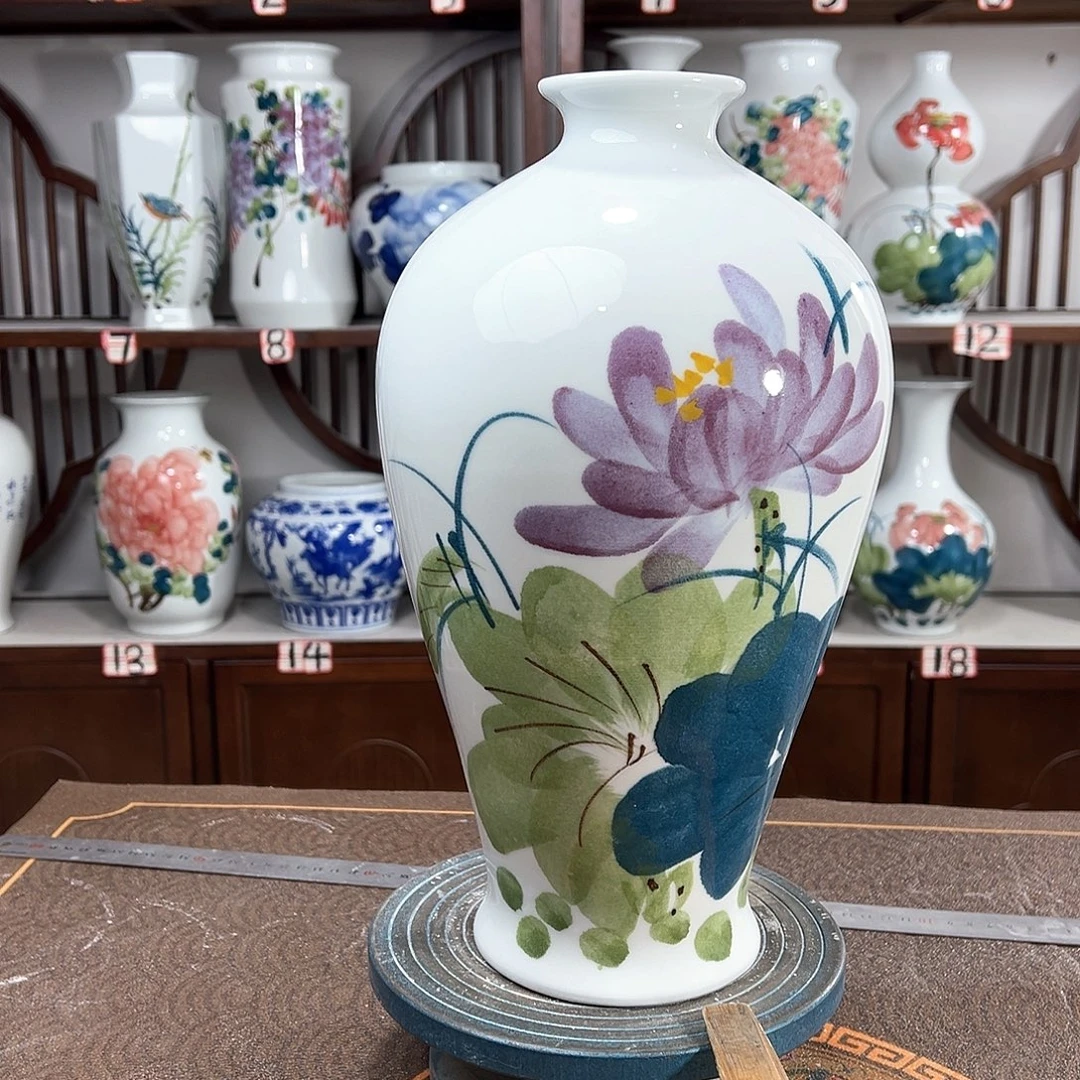 摆件景德镇陶瓷梅紫荷