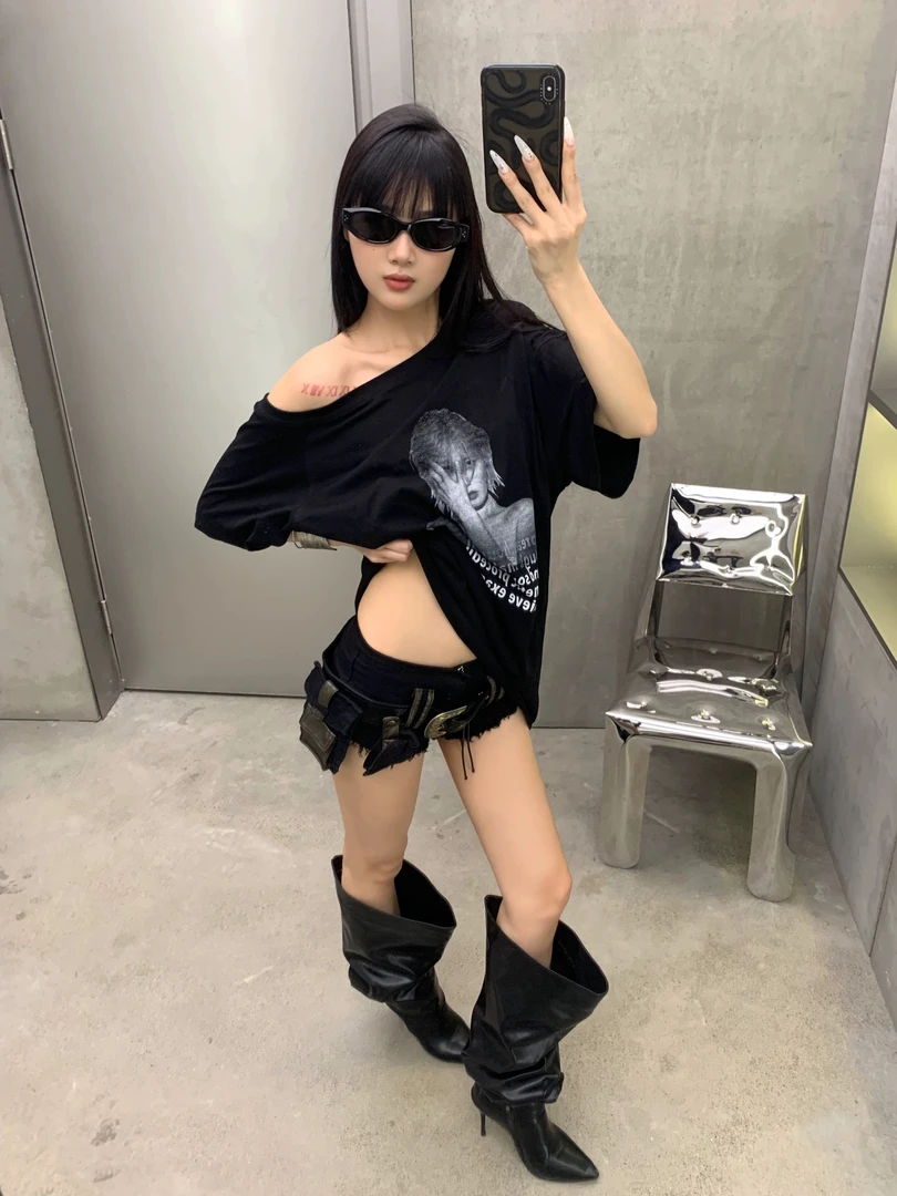 ins玩家 印花斜肩T袖女夏季美式复古黑色辣妹宽松短袖上衣