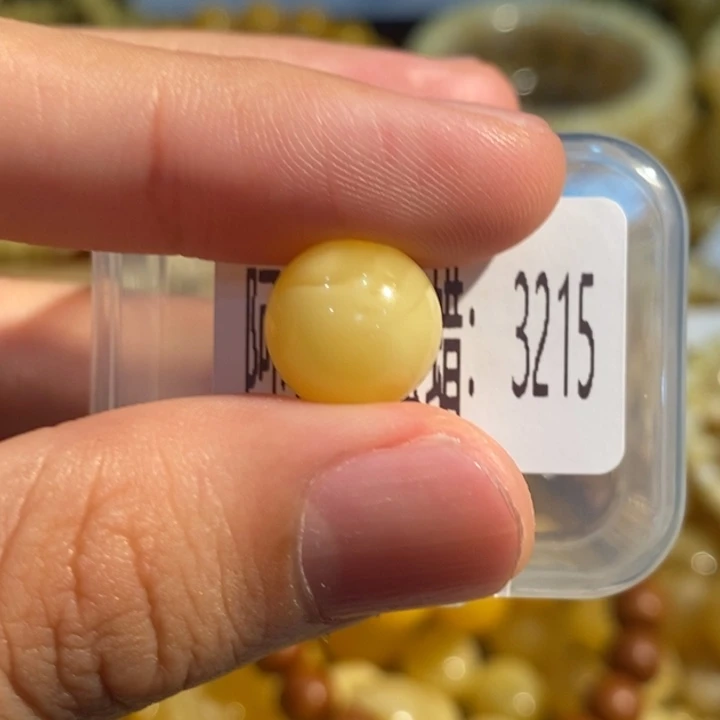 琥珀未镶嵌珠宝奇石3215