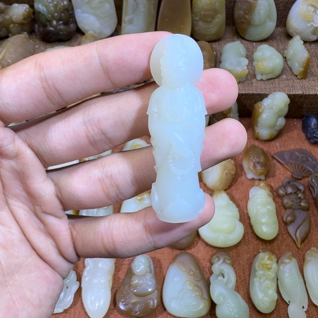 和田玉未镶嵌颈饰