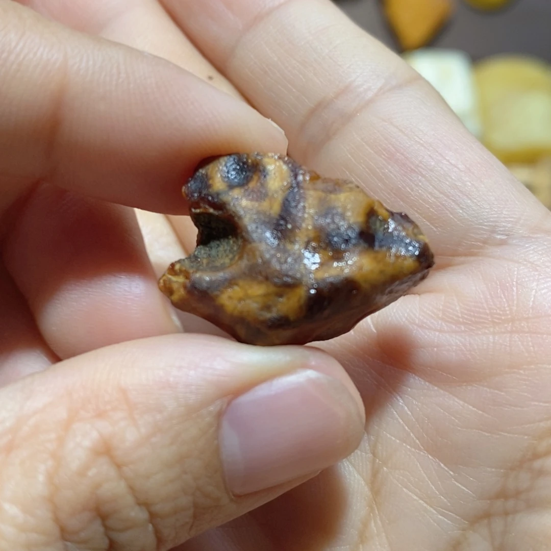 定制琥珀蜜蜡原石
