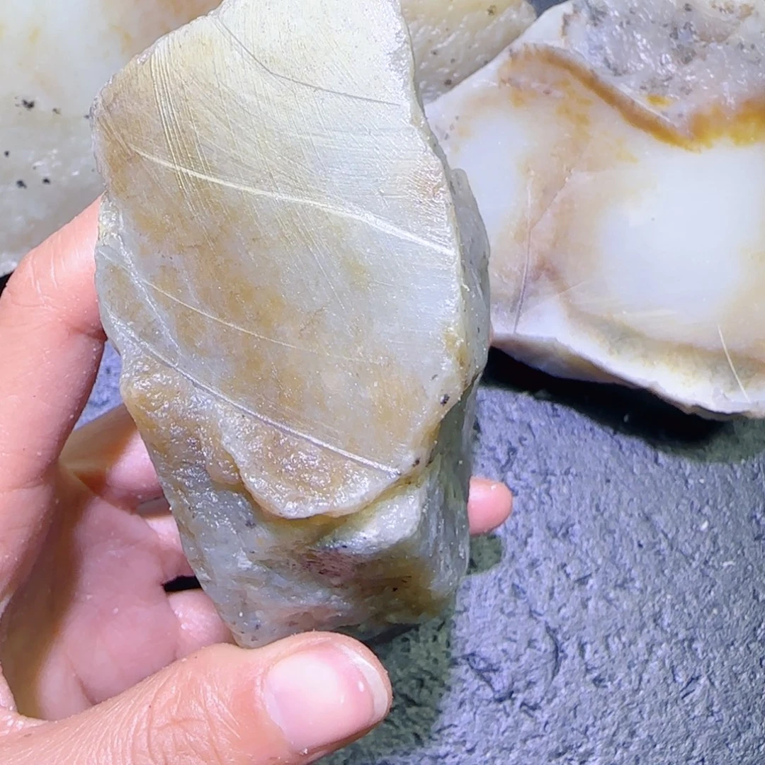 和田玉未镶嵌珠宝半成品