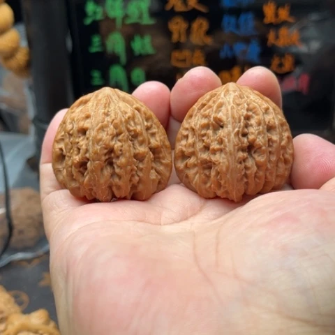 神***”把件文玩核桃密纹