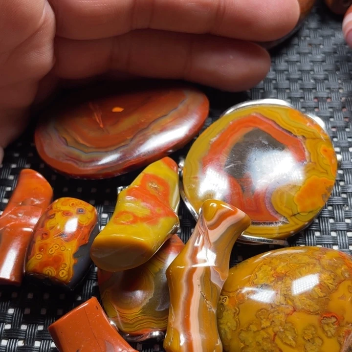 @***居玛瑙/玉髓未镶嵌颈饰