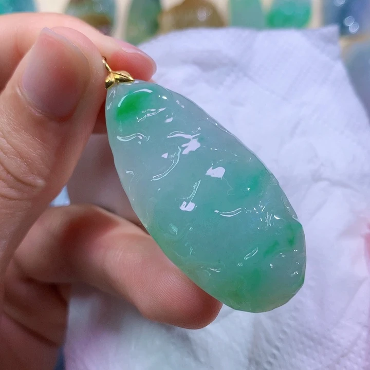 翡翠未镶嵌吊坠(不含链)