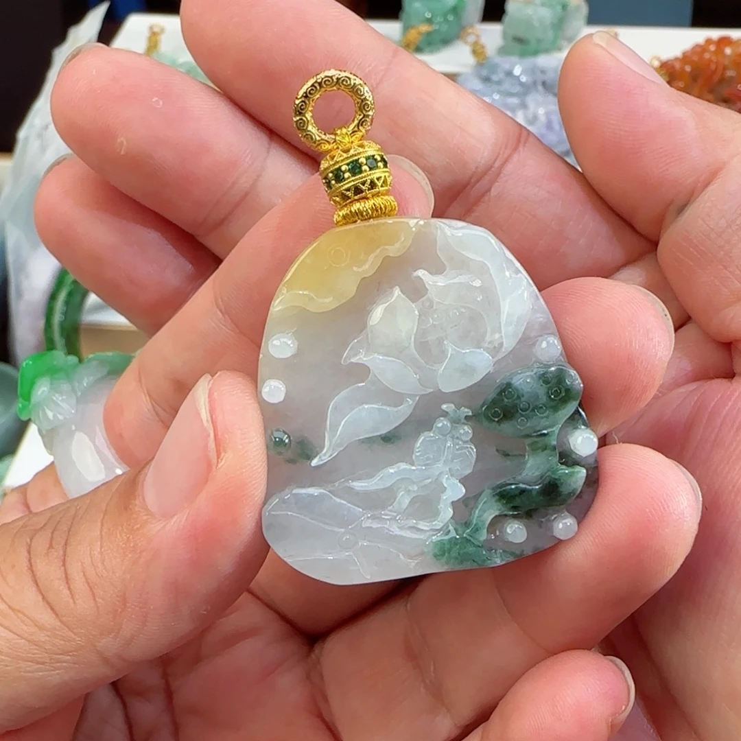 翡翠未镶嵌颈饰翡翠