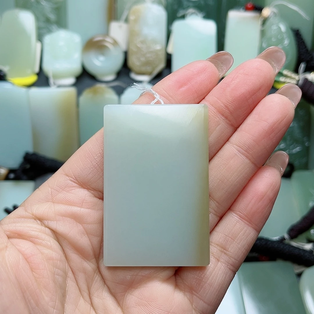 舵***手和田玉未镶嵌颈饰