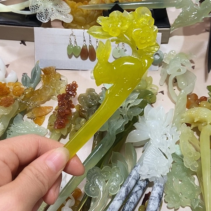 岫玉未镶嵌发簪汪*球