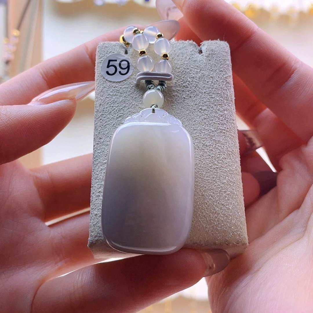 和田玉吊坠(赠链)未镶嵌一****?