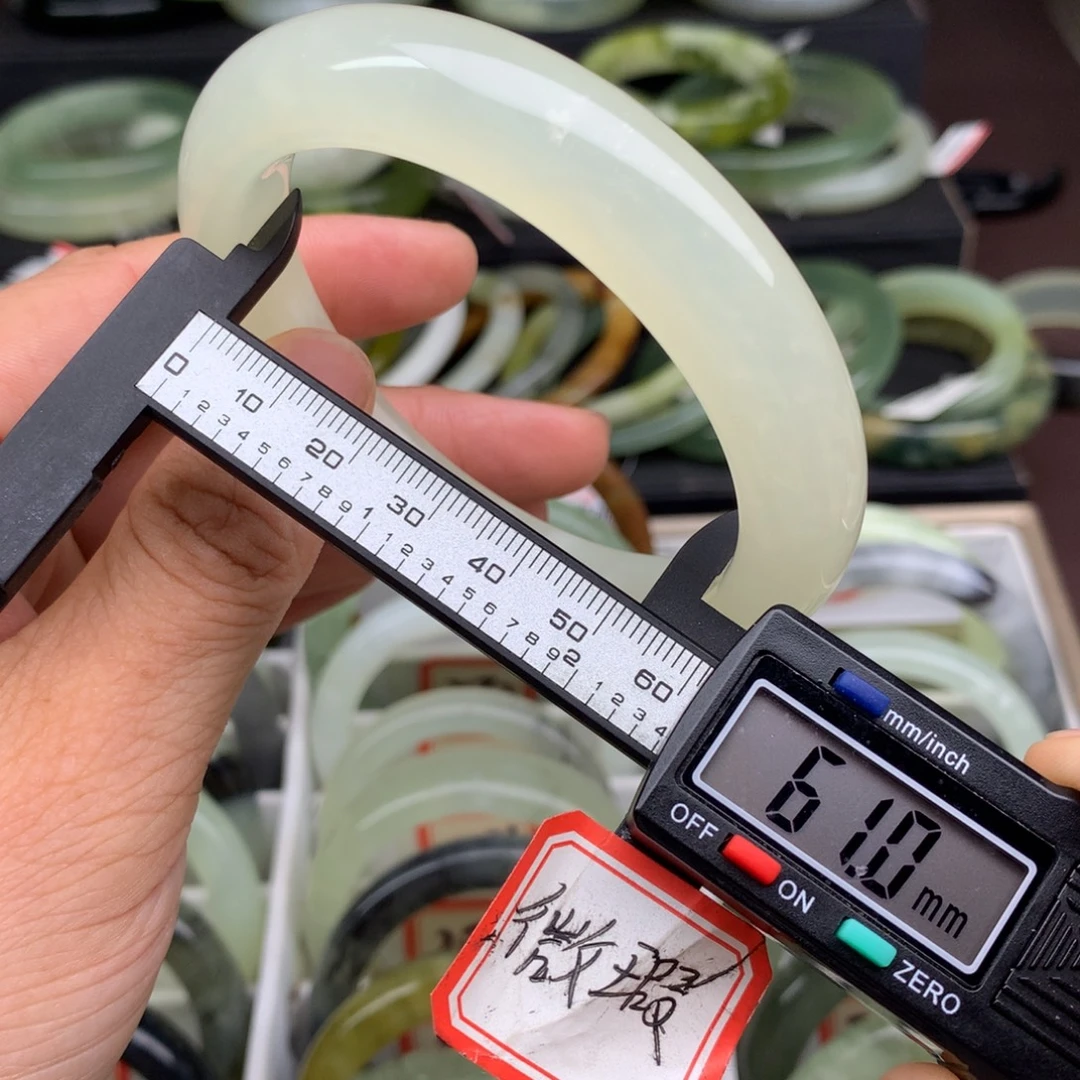 未镶嵌蛇纹石玉手镯391