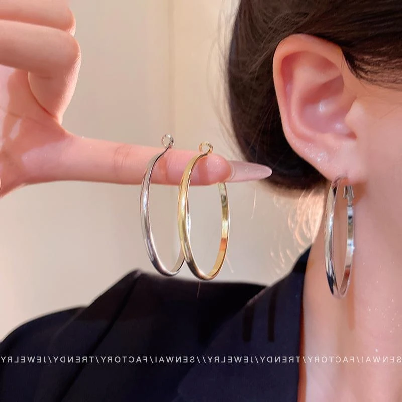 铜合金锆石耳饰 欧美圆形素圈耳环女新款时尚百搭耳圈简约小众高